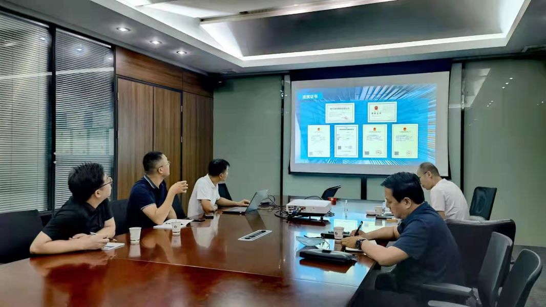 e09d281ae59c29d89349a3100936bb2